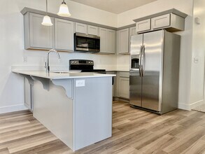 641 N 380 W, Unit V202 in Vineyard, UT - Building Photo - Building Photo