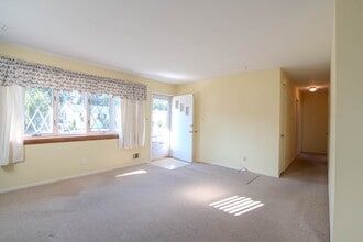 6 Hammen Ave in Timonium, MD - Building Photo - Building Photo