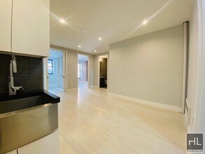 STANTON ST., Unit 5C in New York, NY - Building Photo - Building Photo