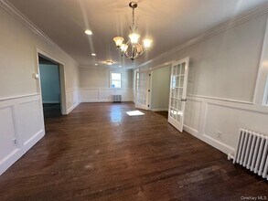 12 Grafton St in Greenlawn, NY - Building Photo - Building Photo