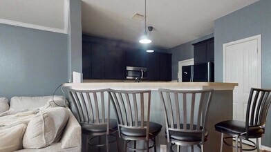 8030 Singing Sonnet Ln in Houston, TX - Building Photo - Building Photo