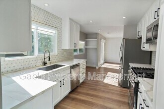 23118 Tupelo Ridge Dr in Santa Clarita, CA - Building Photo - Building Photo