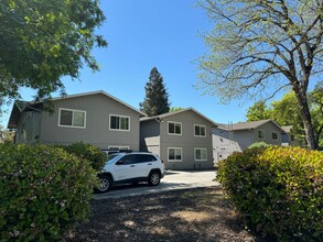 620 West Sacramento Avenue in Chico, CA - Building Photo - Interior Photo