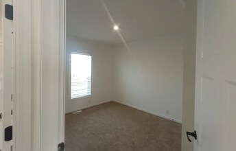 37266 Burrstone Ln in Lenox, MI - Building Photo - Building Photo