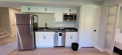 3065 Blue Spruce Dr SE in Grand Rapids, MI - Building Photo - Building Photo