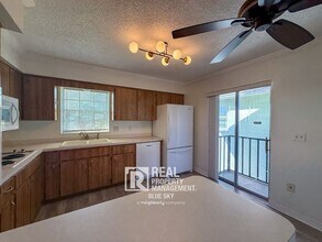 6704 Hickorywood Ln in New Port Richey, FL - Building Photo - Building Photo