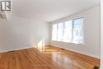 1867 Kingsdale Ave in Ottawa, ON - Building Photo - Building Photo