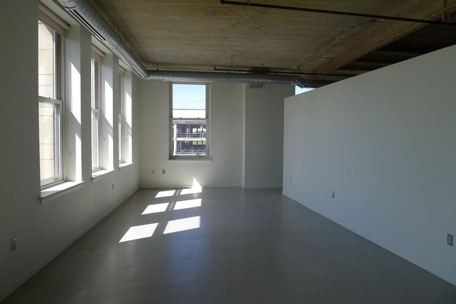 35 Burroughs St in Detroit, MI - Building Photo - Building Photo