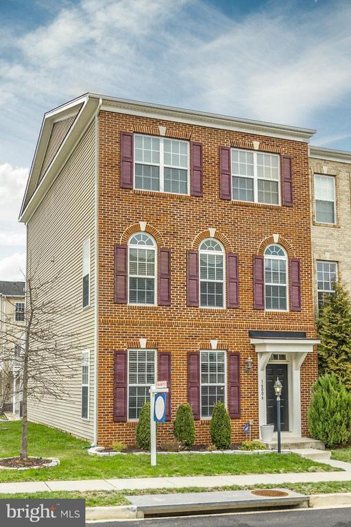 property at 16006 Greymill Manor Dr