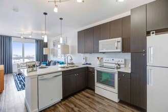 Point 21 in Denver, CO - Foto de edificio - Building Photo