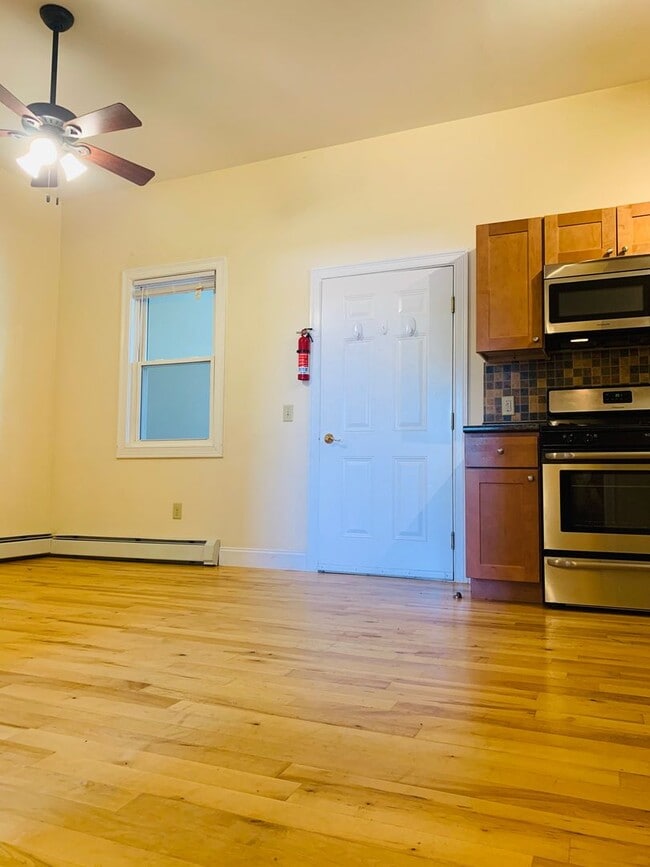 51 N Champlain St in Burlington, VT - Building Photo - Building Photo