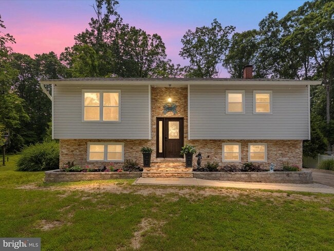 property at 1215 Holmewood Dr