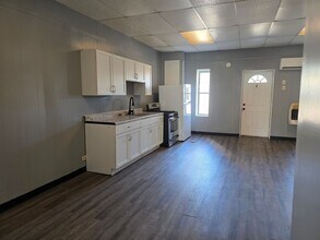 105 W Emeline St in Milford, IN - Building Photo - Building Photo