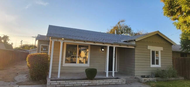 1129 Calhoun St in Redlands, CA - Building Photo - Building Photo