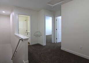 1041 S Cedar Pl in Kennewick, WA - Building Photo - Building Photo