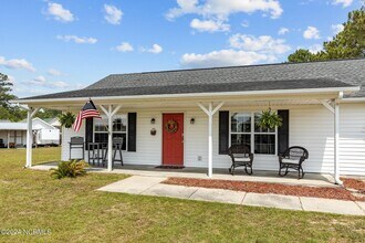177 Avis Dr in Newport, NC - Building Photo - Building Photo
