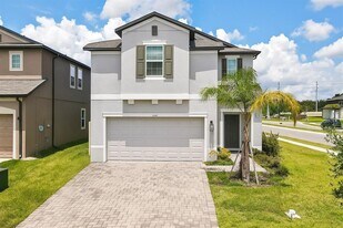3047 Adams Cross Dr in Zephyrhills, FL - Building Photo