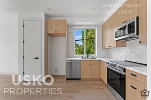 1012 Uptown Alley in Sacramento, CA - Building Photo