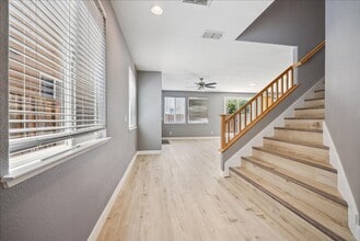 5457 Shennecock Way in Sacramento, CA - Building Photo - Building Photo
