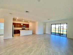 14561 Monrovia Ln in Ft. Myers, FL - Building Photo - Building Photo