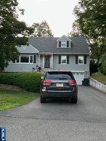 509 Spencer Dr in Wyckoff, NJ - Building Photo