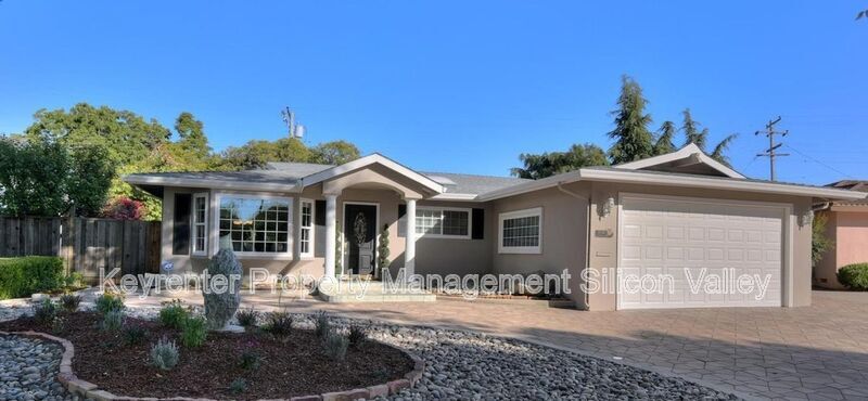 1534 Constanso Way in San Jose, CA - Foto de edificio