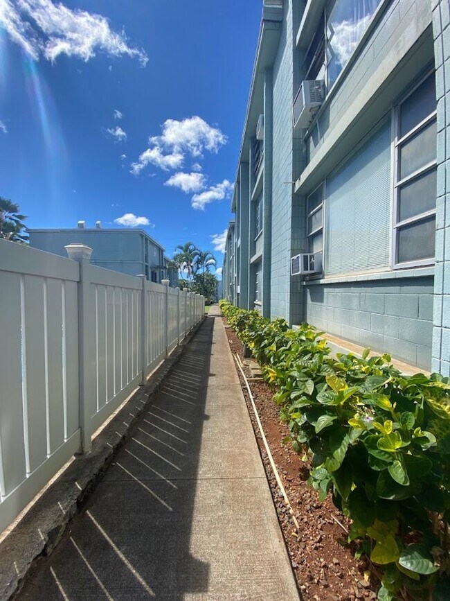 98-1034-1034 Moanalua Rd in Aiea, HI - Building Photo - Building Photo