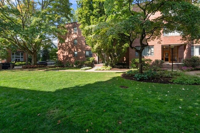 57 Harvard Ave in Brookline, MA - Building Photo - Building Photo