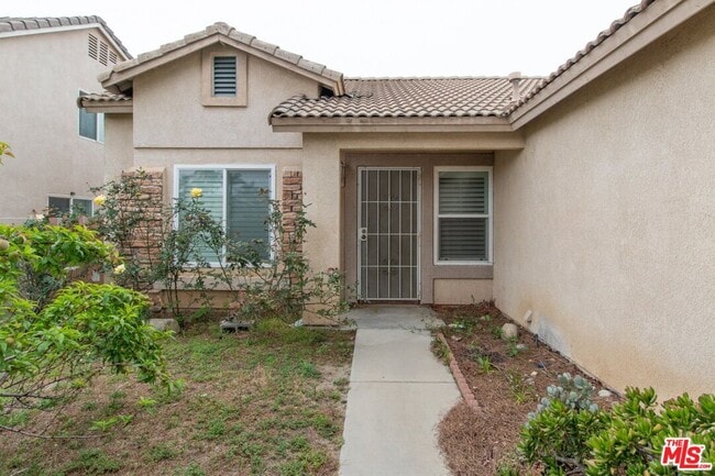 2619 W Windhaven Dr in Rialto, CA - Building Photo - Building Photo