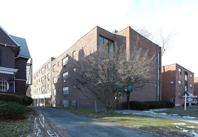 SBM Laurel LLC 221 in Hartford, CT - Foto de edificio - Building Photo