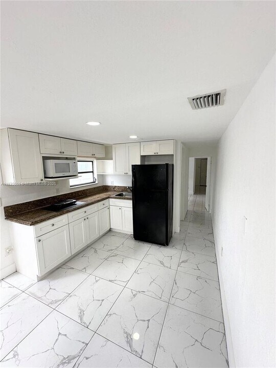 3331 NW 18th Terrace in Miami, FL - Building Photo