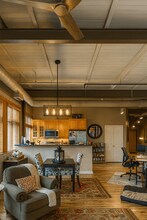 1116 S Washington Ave in Lansing, MI - Building Photo - Building Photo