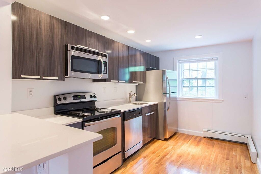 75 Wyman St-Unit -Apt 4 in Newton, MA - Building Photo