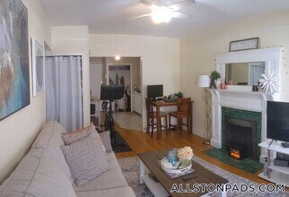 1307 Commonwealth Ave in Boston, MA - Building Photo - Building Photo