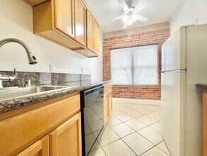 800 N Las Palmas Ave in Los Angeles, CA - Building Photo - Building Photo