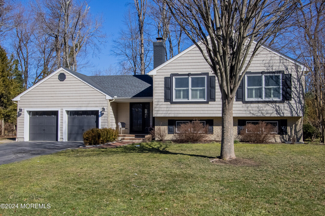 60 Brookside Ln in Little Silver, NJ - Building Photo