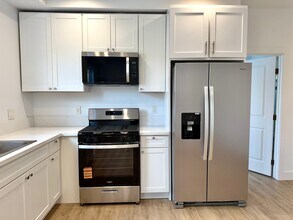 3918 Brighton Ave in Los Angeles, CA - Foto de edificio - Building Photo