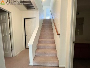 1325 Newfoundland Dr in Manhattan, KS - Building Photo - Building Photo