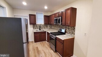 1332 W Silver St in Philadelphia, PA - Building Photo