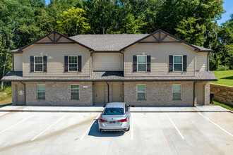 Center Pointe Townhomes in Clarksville, TN - Building Photo - Building Photo