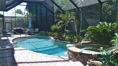 649 Bow Line Dr in Naples, FL - Building Photo - Building Photo