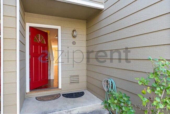 700 Chiquita Ave in Mountain View, CA - Building Photo - Building Photo