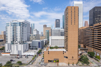 Four Seasons Hotel Residences in Houston, TX - Building Photo - Building Photo