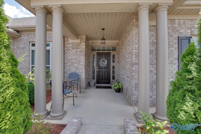 7619 Flint Xing Cir SE in Owens Cross Roads, AL - Building Photo - Building Photo