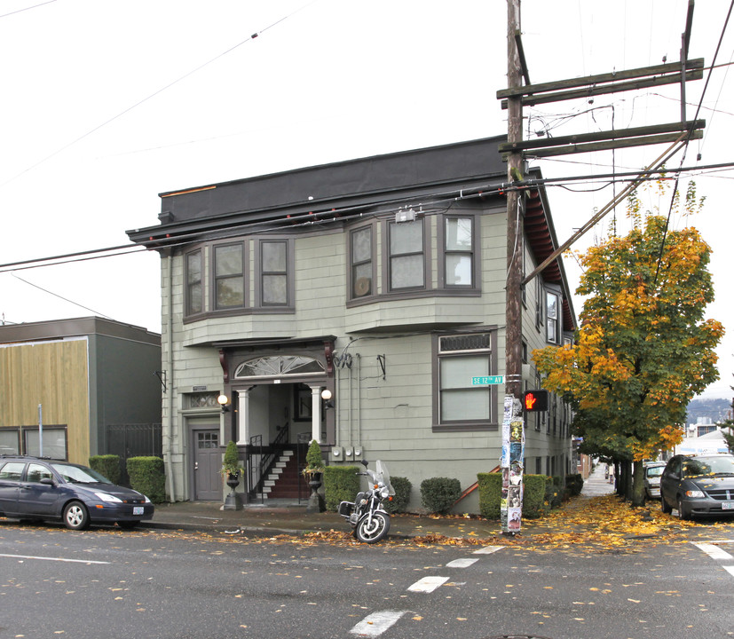 Hollingworth House in Portland, OR - Foto de edificio