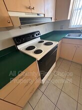 928 Lake Palms Dr in Largo, FL - Building Photo - Building Photo