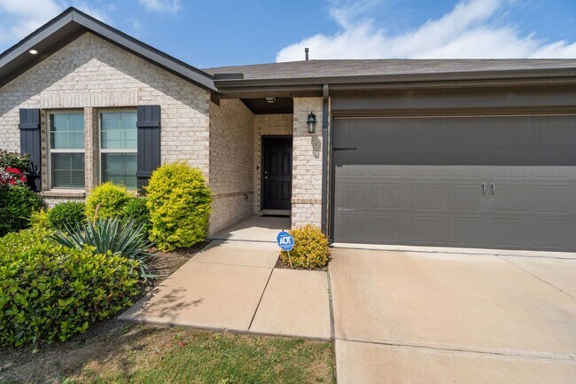 2316 Wisterwood Ln in Crandall, TX - Building Photo - Building Photo