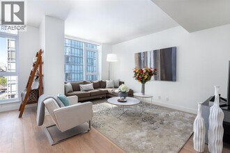 1499 W Pender St in Vancouver, BC - Building Photo - Building Photo