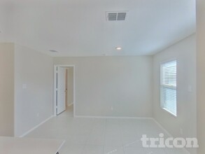 8304 Bell Rdg Ln in Fort Worth, TX - Foto de edificio - Building Photo