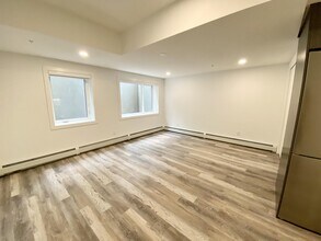 10720-78 78 Ave NW in Edmonton, AB - Building Photo - Building Photo